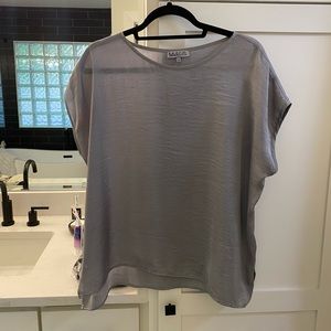 Tutu and Lilli short sleeve gray top